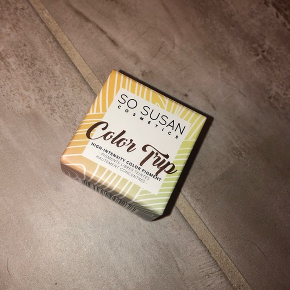 So Susan Color Trip Eyeshadow in Mysterious - Picture 2 of 4